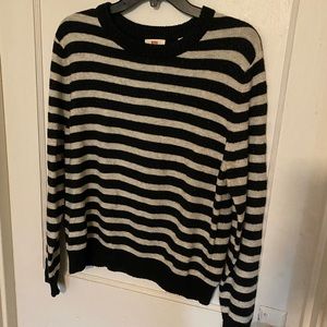 NWOT LEVI’S STRIPED SWEATER WOMENS SIZE SMALL